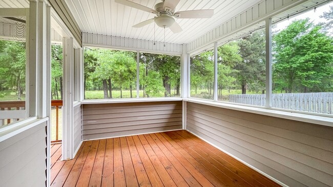 Building Photo - 4 Bedrooms, 2 Bathrooms in the Heart of Richmond Hill - Mulberry Subdivision