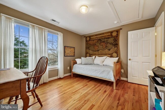 Building Photo - 8807 Ridge Rd