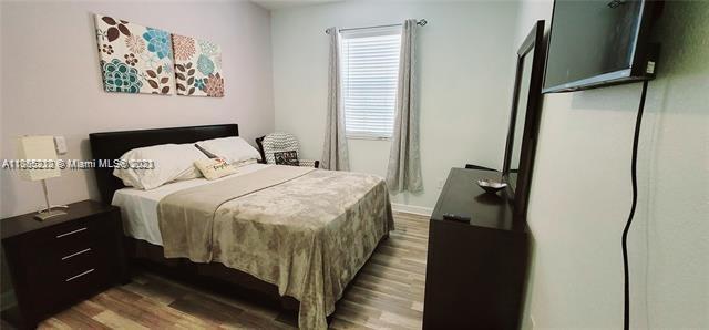 Building Photo - 355 NE 37th Terrace