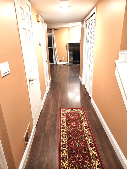 Building Photo - 37 Anderson Ct