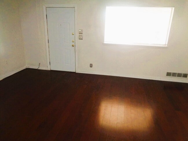 Building Photo - 5120 Antonio Ave