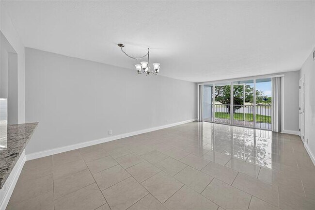 Building Photo - 3090 N Course Dr