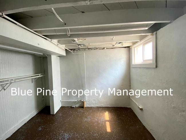 Building Photo - 619 S 11th Ave