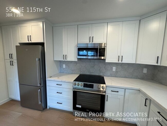 Building Photo - 555 NE 115th St