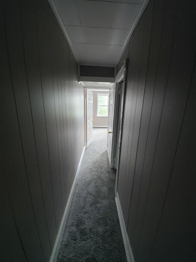 Building Photo - 419 E Elm St
