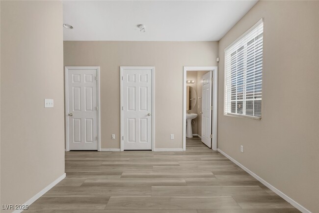 Building Photo - 9835 W Spinnaker Creek Ave