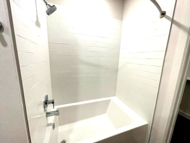 Building Photo - 2300 N Friendship Rd