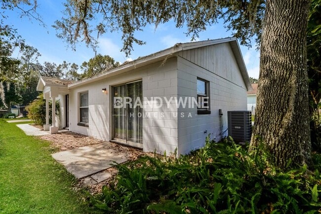 Building Photo - 313 McCoy Village Ct