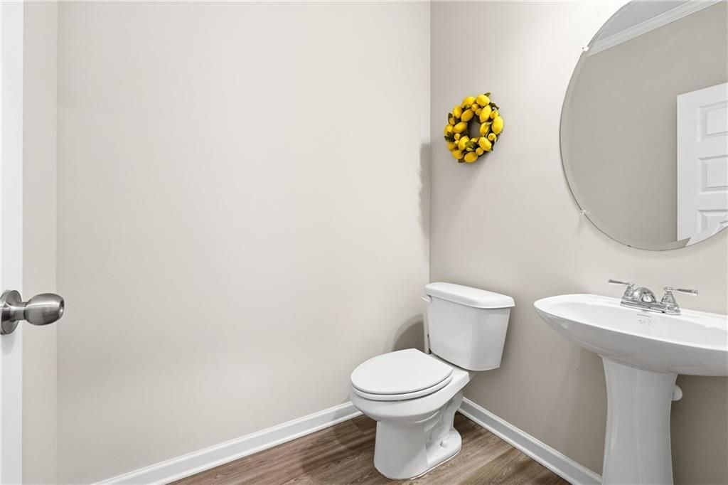 Building Photo - 334 Melody Ln