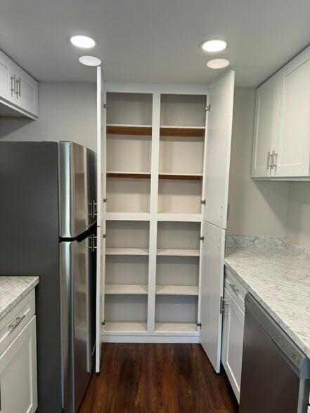 Building Photo - 4915 Conway Ter