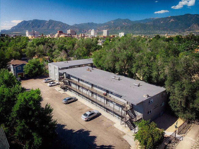 Building Photo - Jasmine Springs