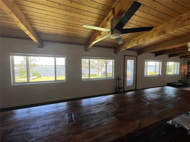 Building Photo - 879 S Terrace Dr