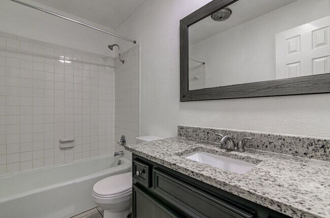 Building Photo - 1202 Westcott Dr