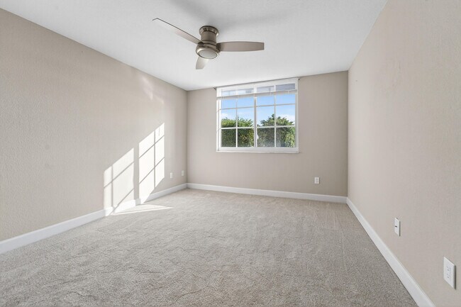 Building Photo - 167 Yacht Club Way