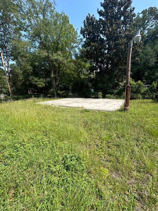 Building Photo - 2915 Oakview Rd