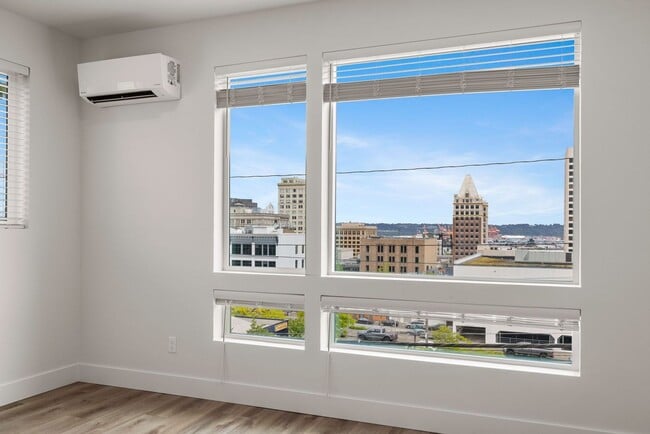 Building Photo - New Construction DownTown Tacoma - Great CityScape Views!