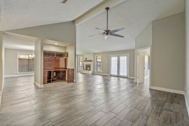 Building Photo - 25534 Sugar Valley Ln