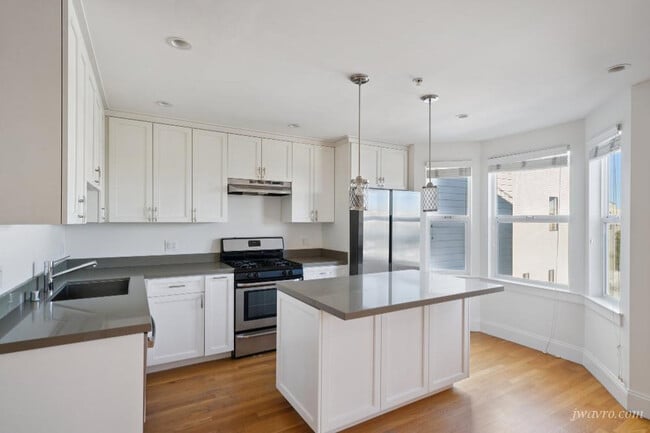 Building Photo - 641 Natoma St