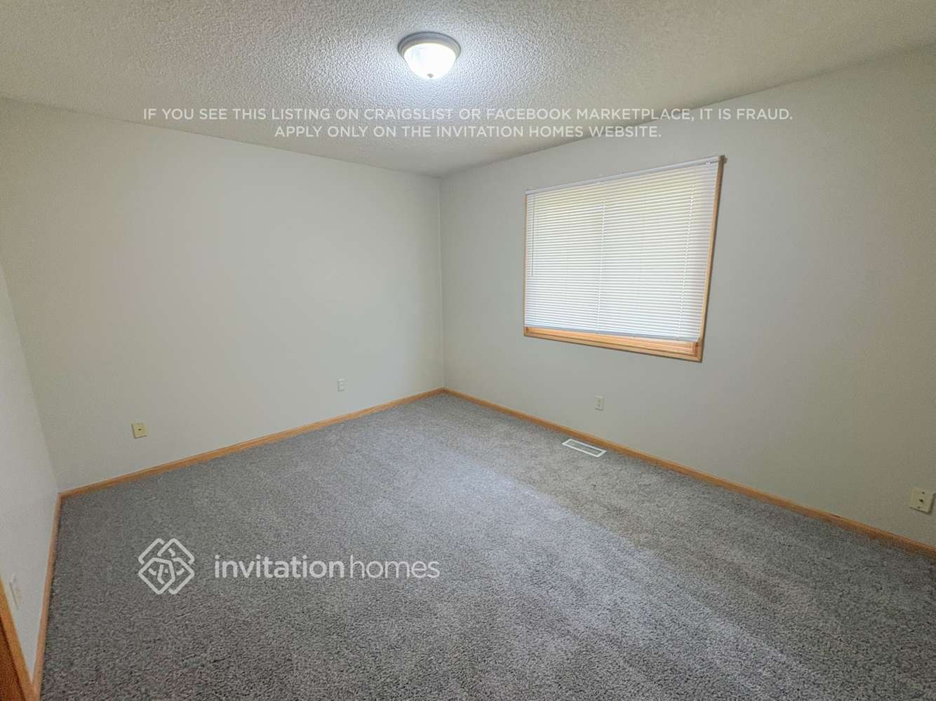 Building Photo - 21020 Floral Bay Dr N