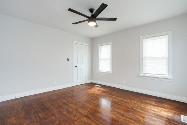Building Photo - 1109 SW 26th St