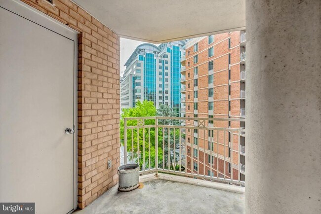 Building Photo - 7500 Woodmont Ave
