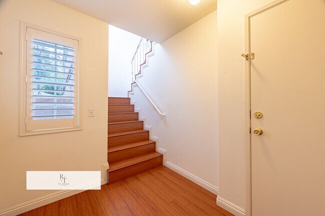 Building Photo - Bright Townhome in Sunset Community with Garage | Chino Valley USD