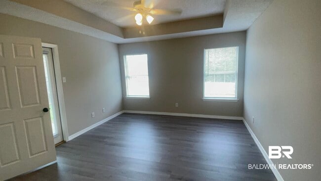 Building Photo - 706 Crystal Wells Ct N