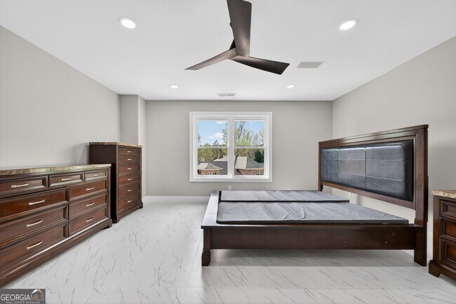 Building Photo - 1410 Landon Dr