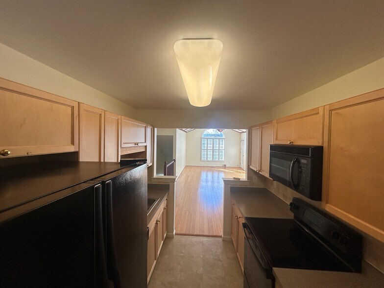 Building Photo - 3608 Oakmonte Blvd