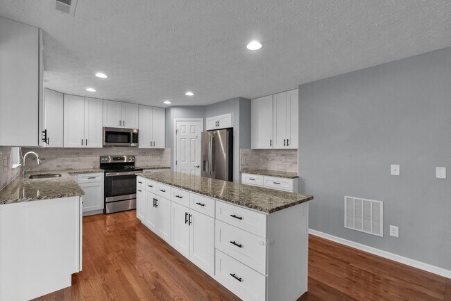 Building Photo - 5719 Cruiser Ave