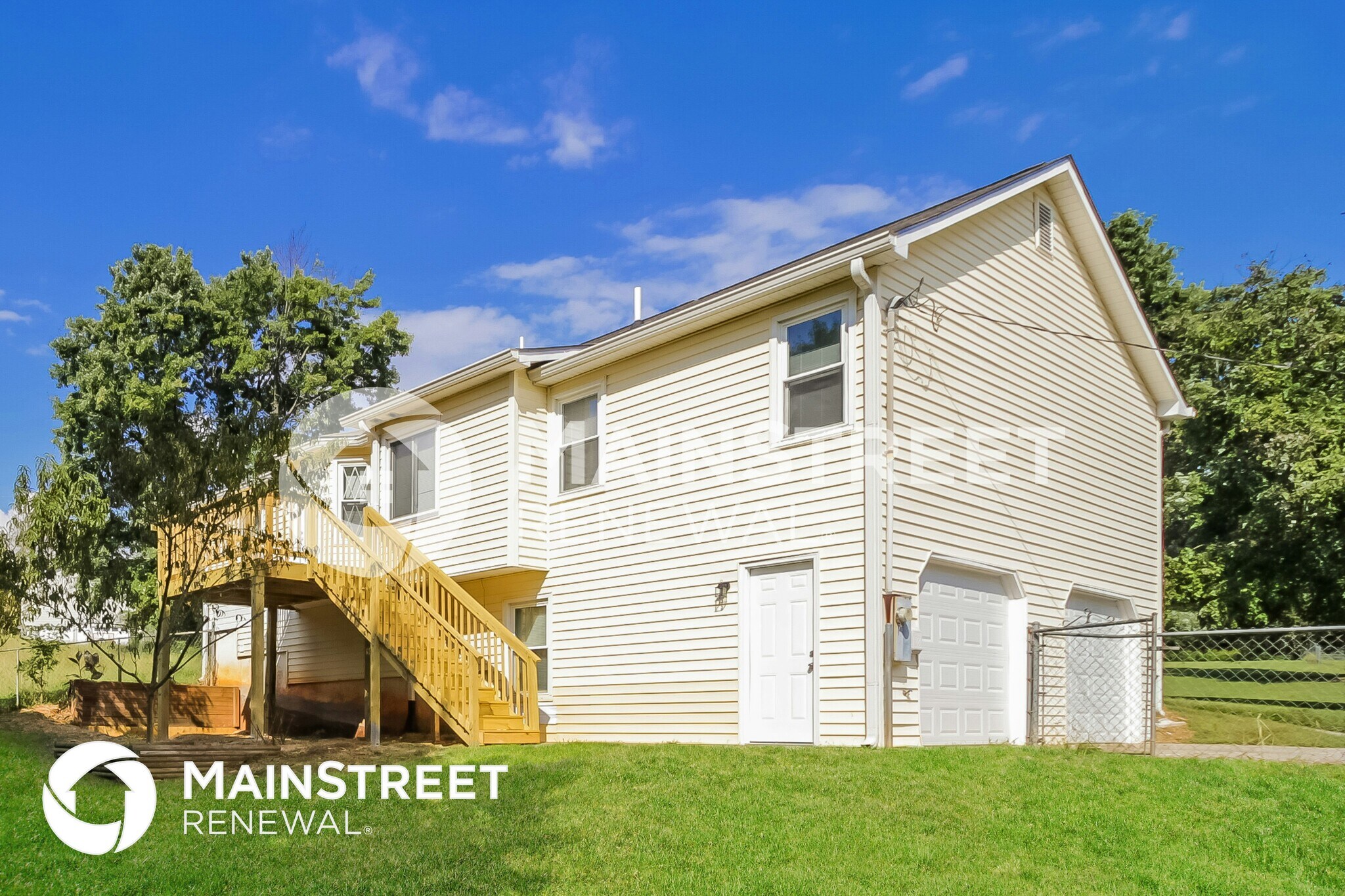 Building Photo - 23 Fairfield Dr SW