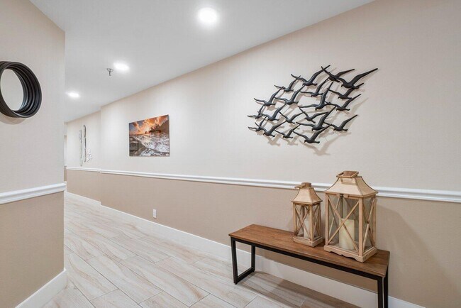 Building Photo - 176 Helios Dr