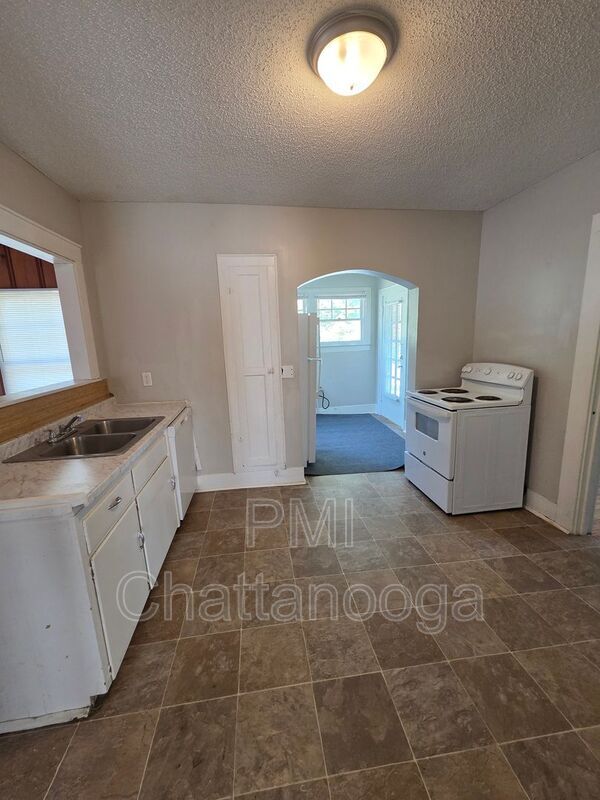 Building Photo - 101 Kingwood Dr