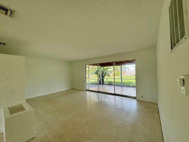 Building Photo - 678 NW 12th Terrace