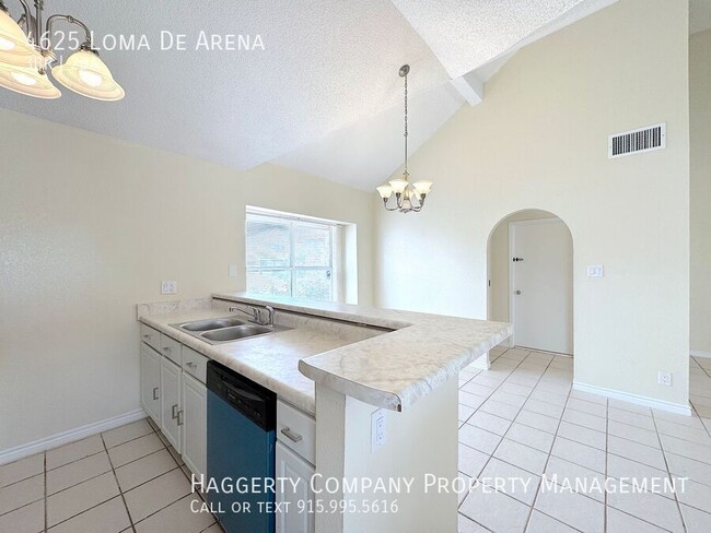 Building Photo - 4625 Loma De Arena Ct