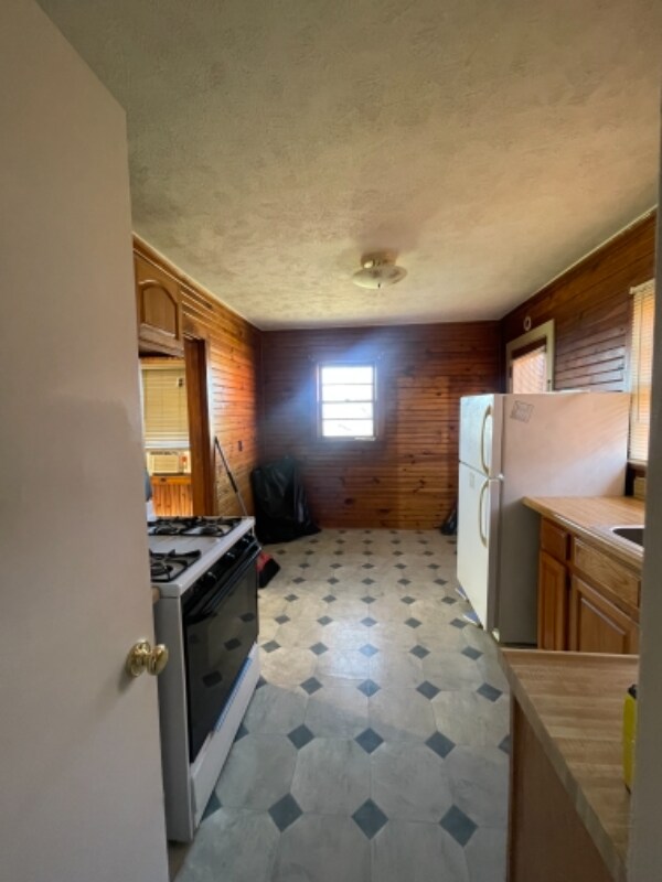 Building Photo - 60 Frederick Ln