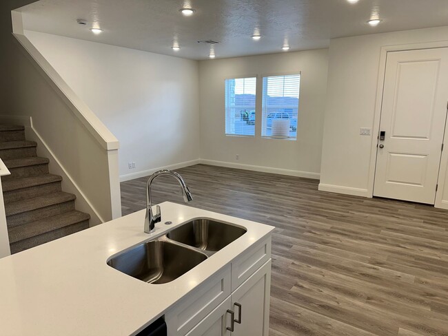 Building Photo - Brand New 3 Bedroom, 2 Car Garage Home In ...