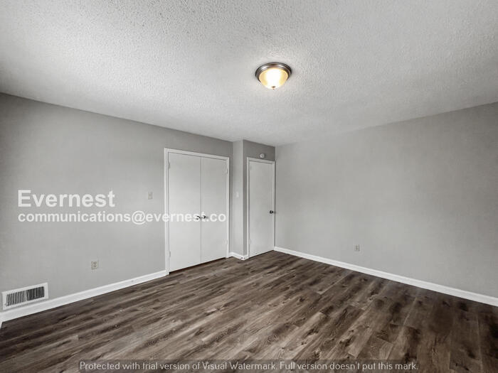 Building Photo - 848 Rasco Rd W