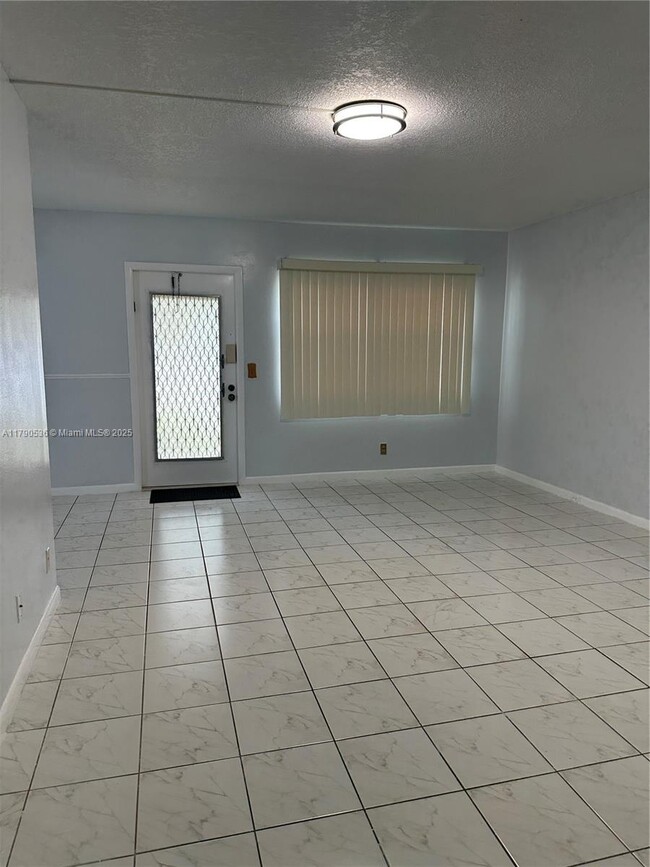 Building Photo - 176 Tilford I