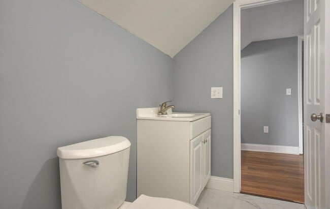 Building Photo - 1515 Hawthorne Ave