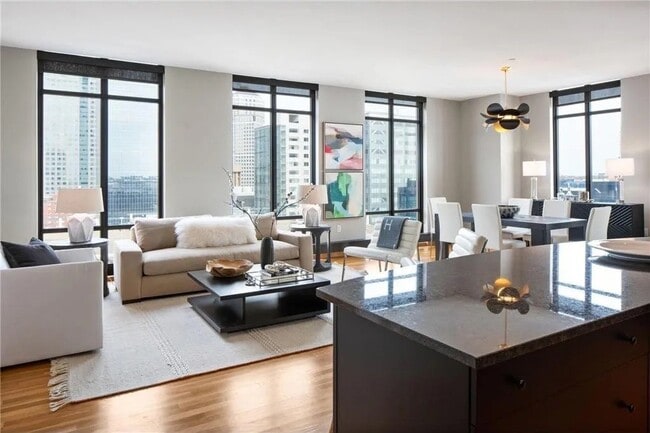 Building Photo - Minneapolis, MN