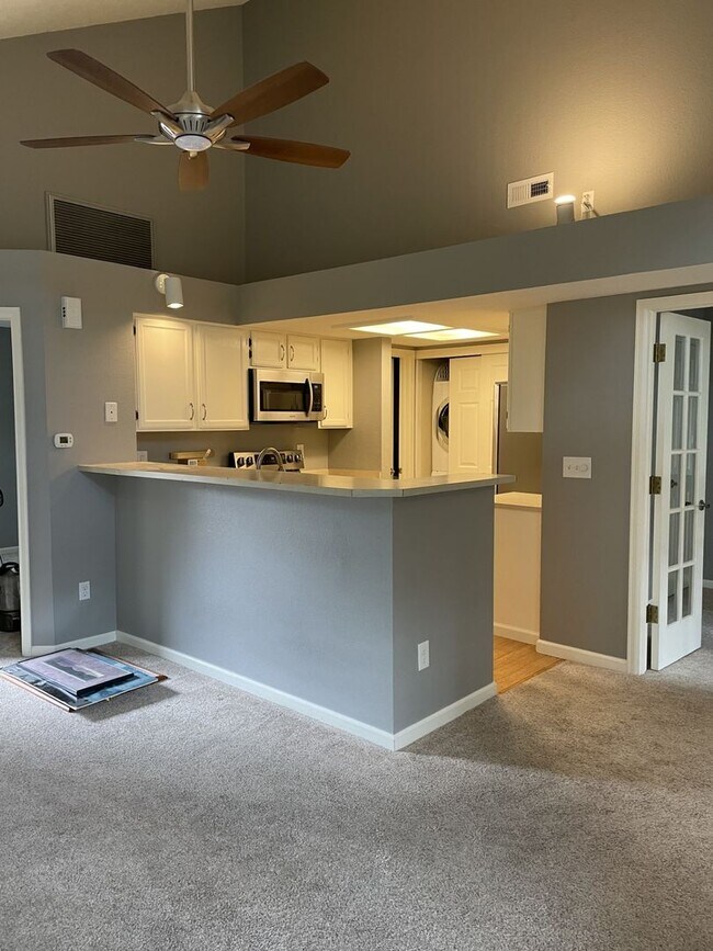 Building Photo - 6054 Gunbarrel Ave
