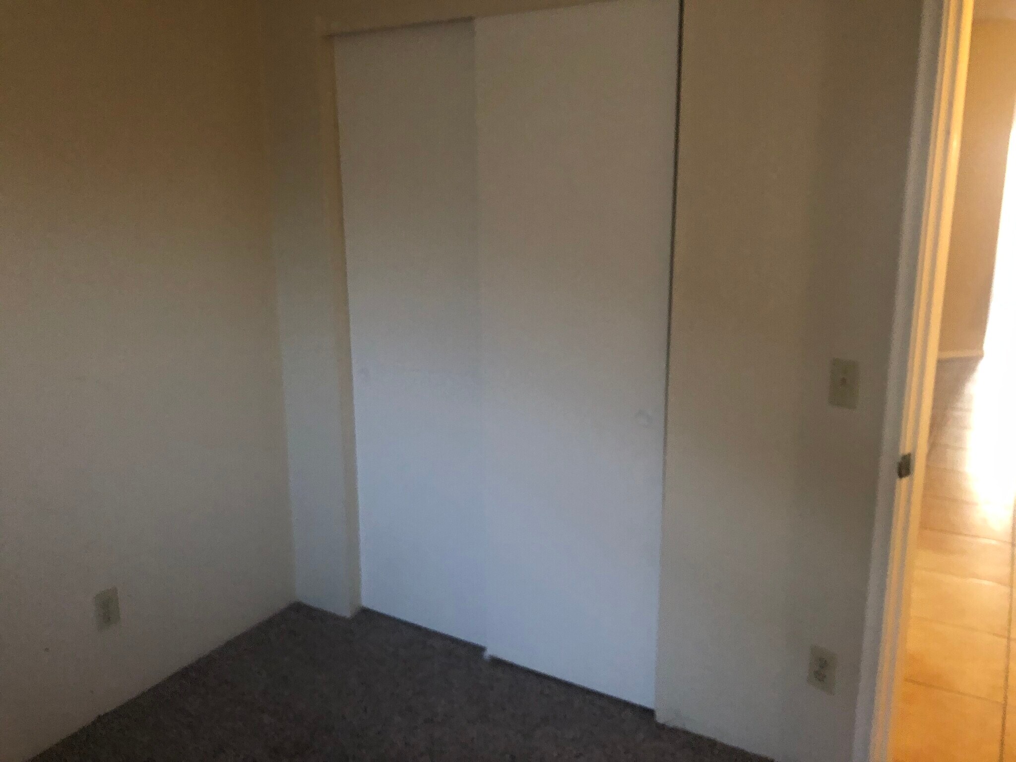 Building Photo - 2521 W Glenbrook Way
