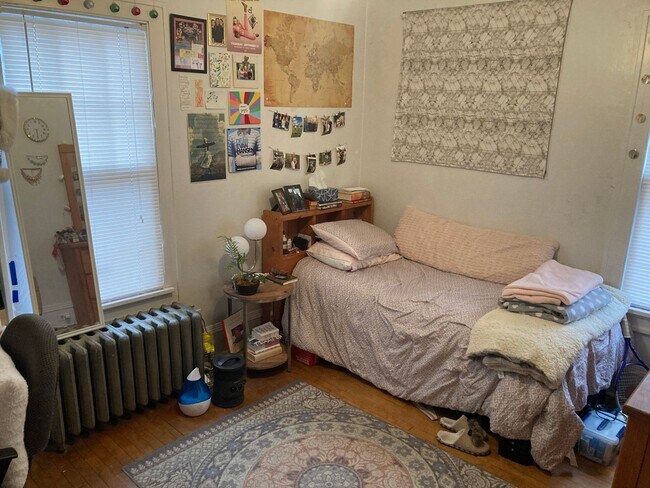 Building Photo - 2935 N Downer Ave