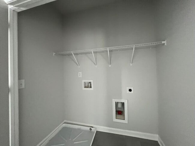 Building Photo - 5144 Aylesbury Ct