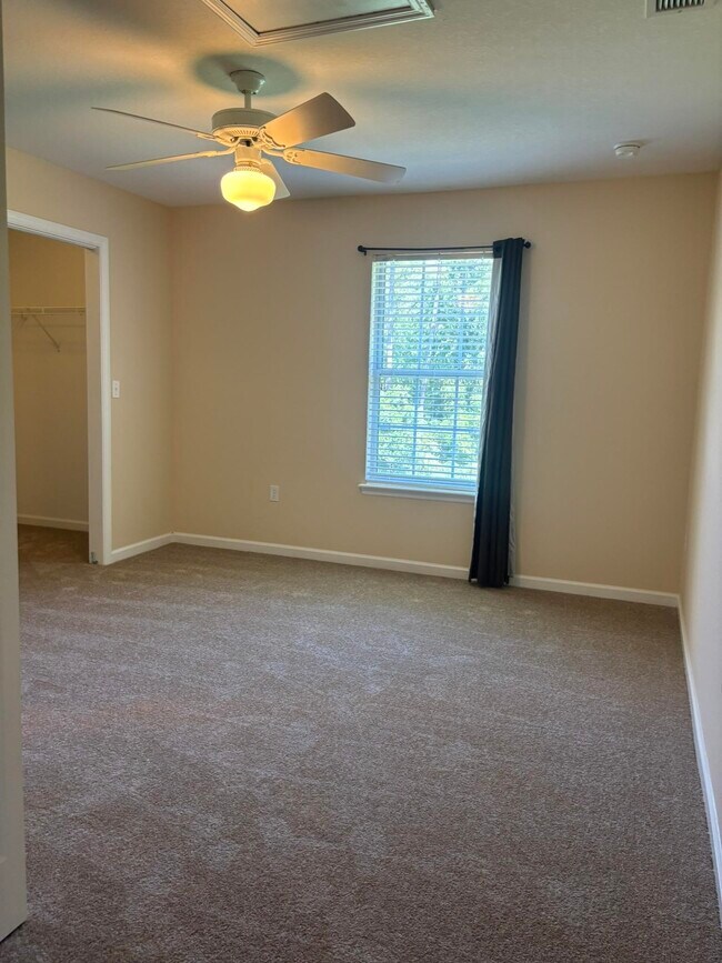 Building Photo - 4434 Gearhart Rd