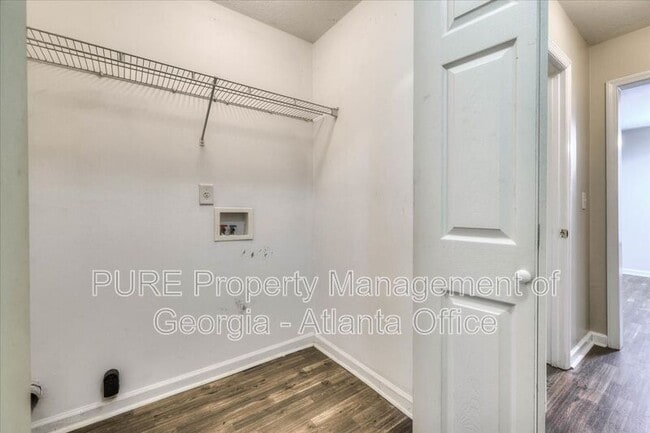 Building Photo - 1507 Cedar Hill Trail