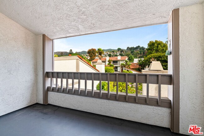 Building Photo - 17114 Palisades Cir