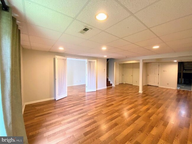 Building Photo - 201 Yorktown Ct