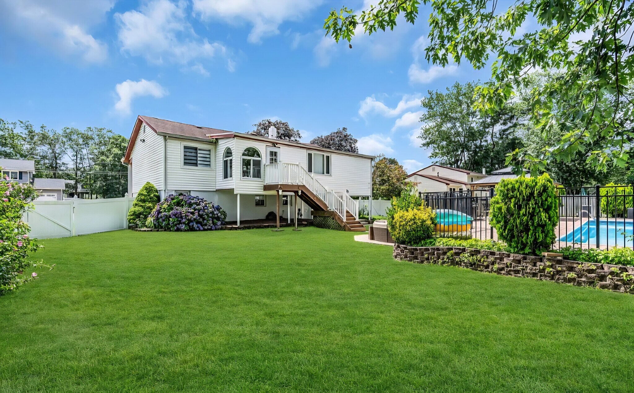 Building Photo - 15 Windsor Rd